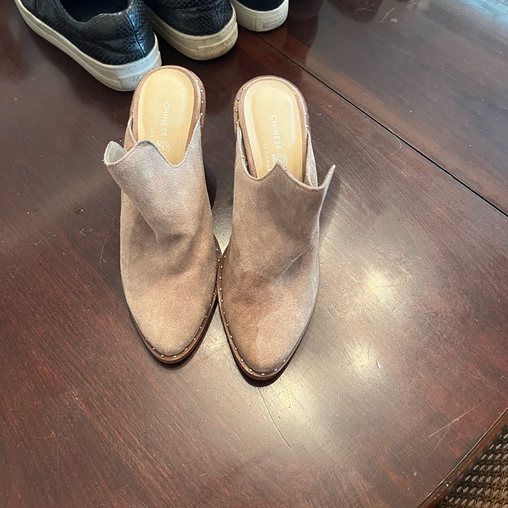 Chinese Laundry Tan Mules Stylish and Comfortable